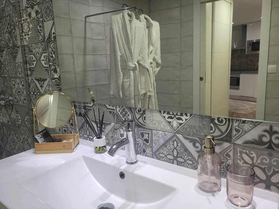 Apartamento Lirio De Agua Granada Centro Apartman Kültér fotó